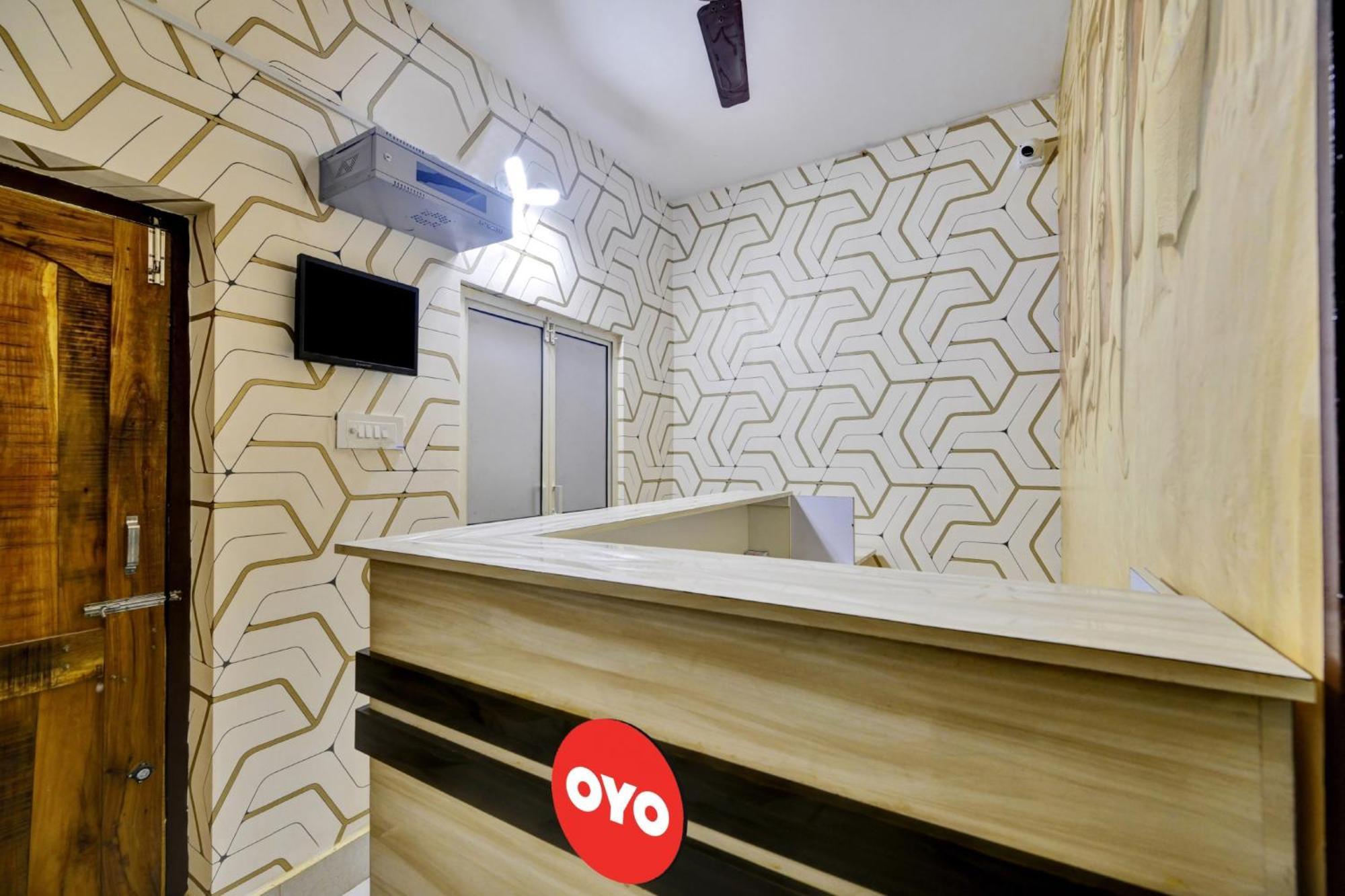 Отель Oyo Flagship 81058 Royal Regalia Бхубанешвара Экстерьер фото